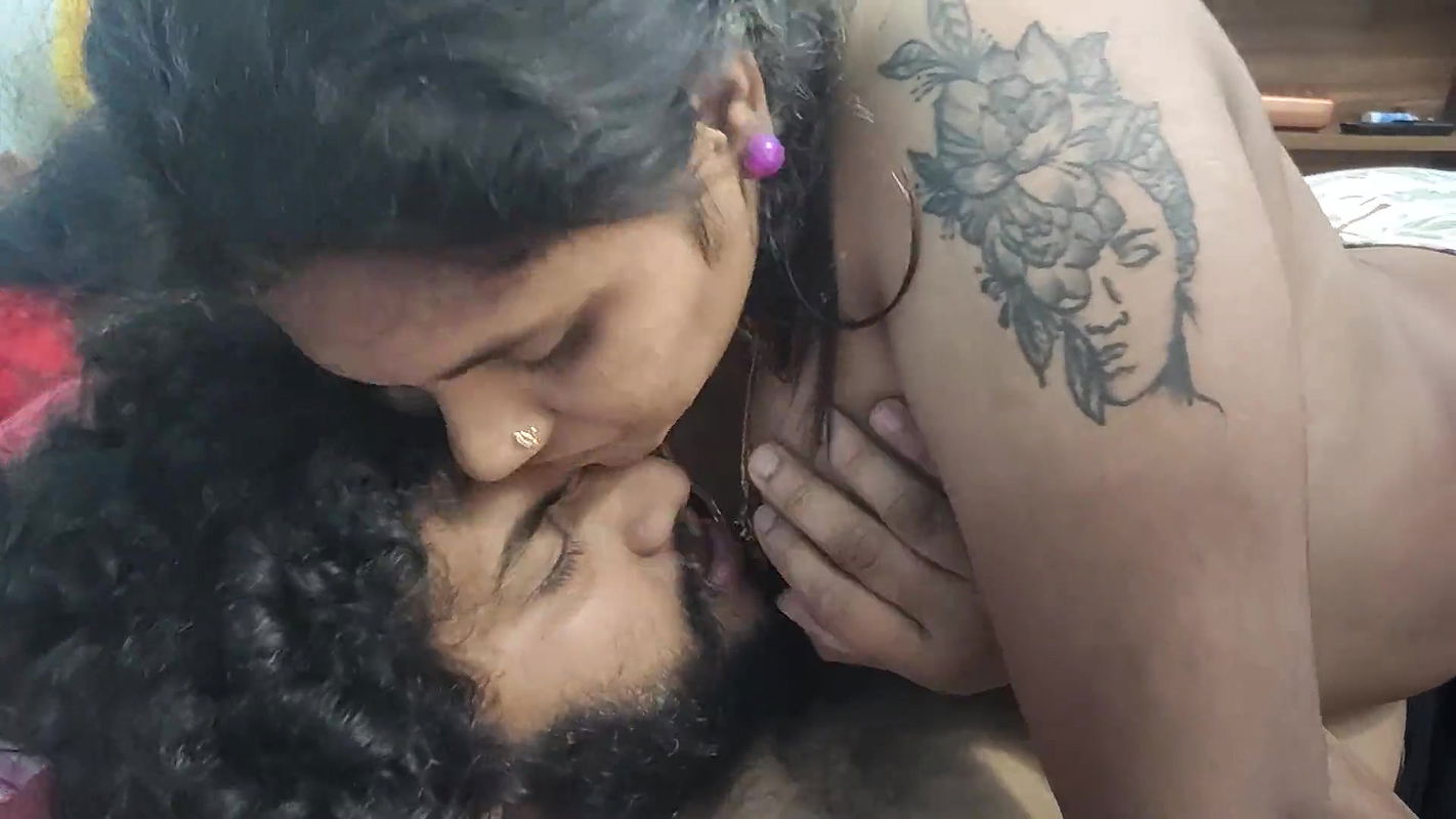 Girl seduce boy and doing romance with hard blow job