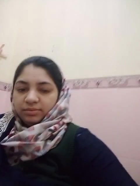 Bhabhi Shows Her Big Boobs