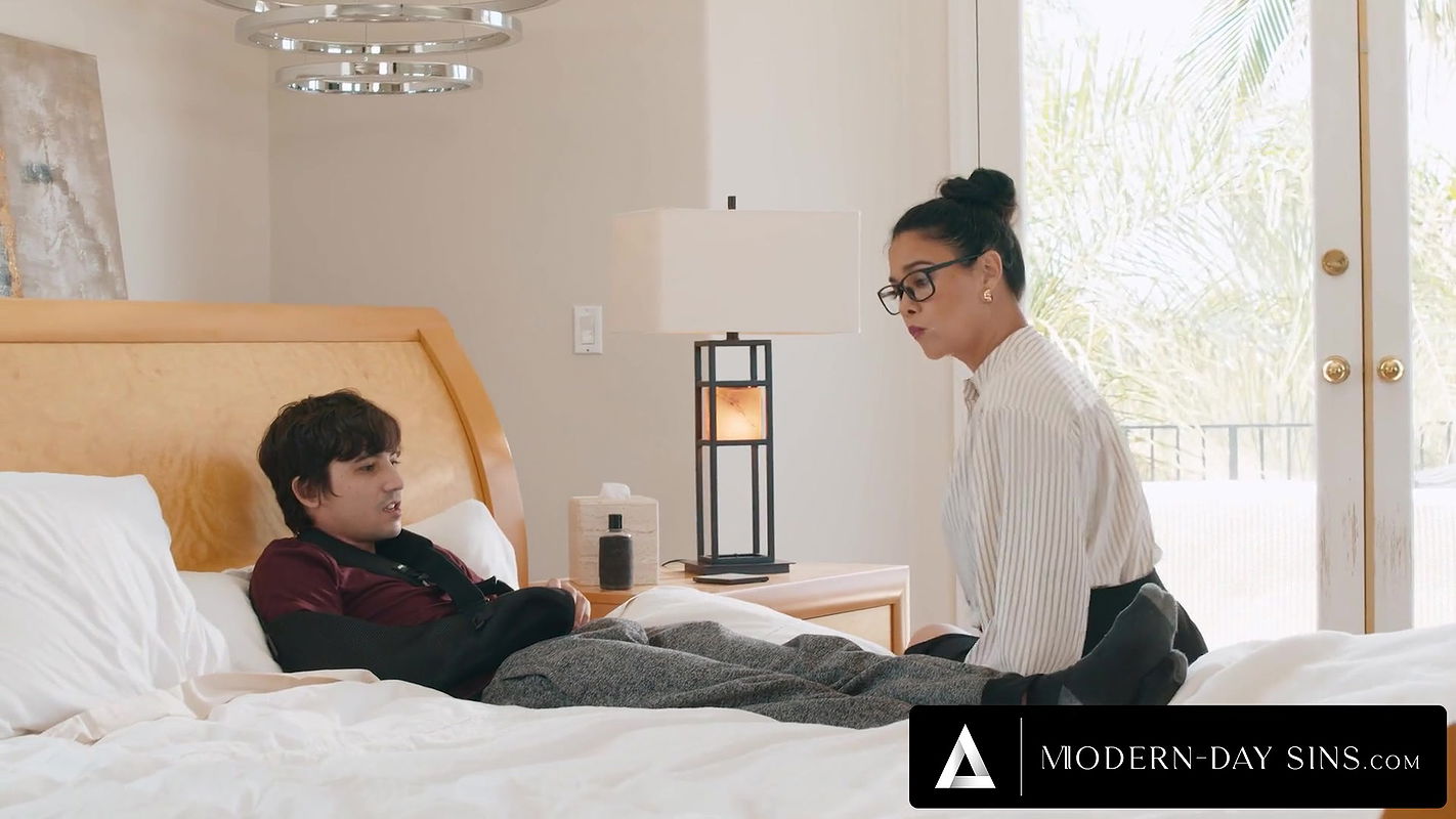 MODERN-DAY SINS – Caring MILF Teacher Dana Vespoli Gives A Helping Hand To Injured Student