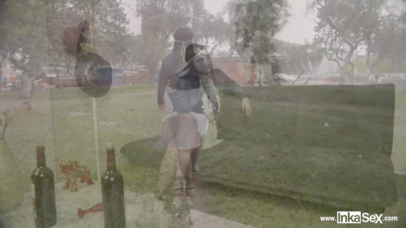 Ginezflowrs, the gypsy with a penetrating gaze