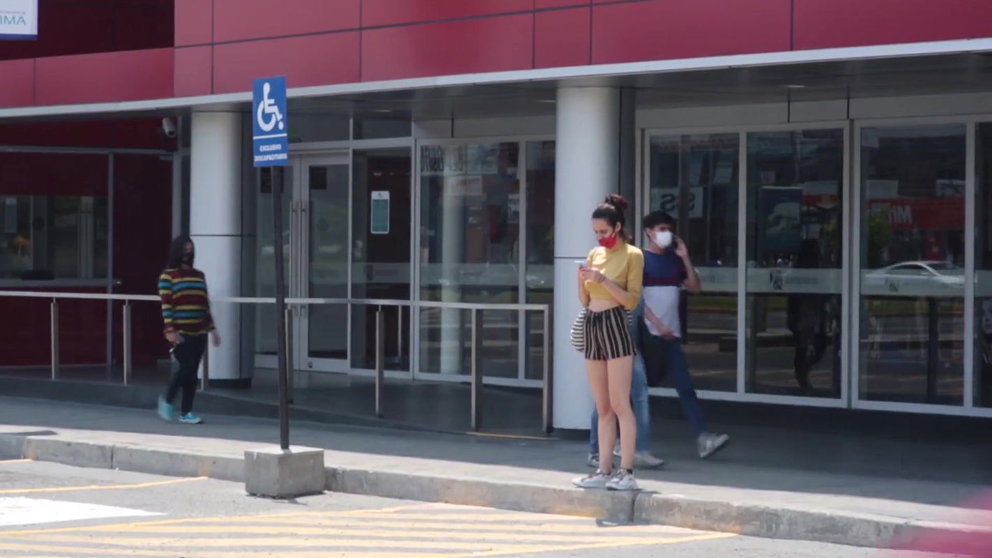 MODELO VENOZALANA engañada para una sesion de fotos