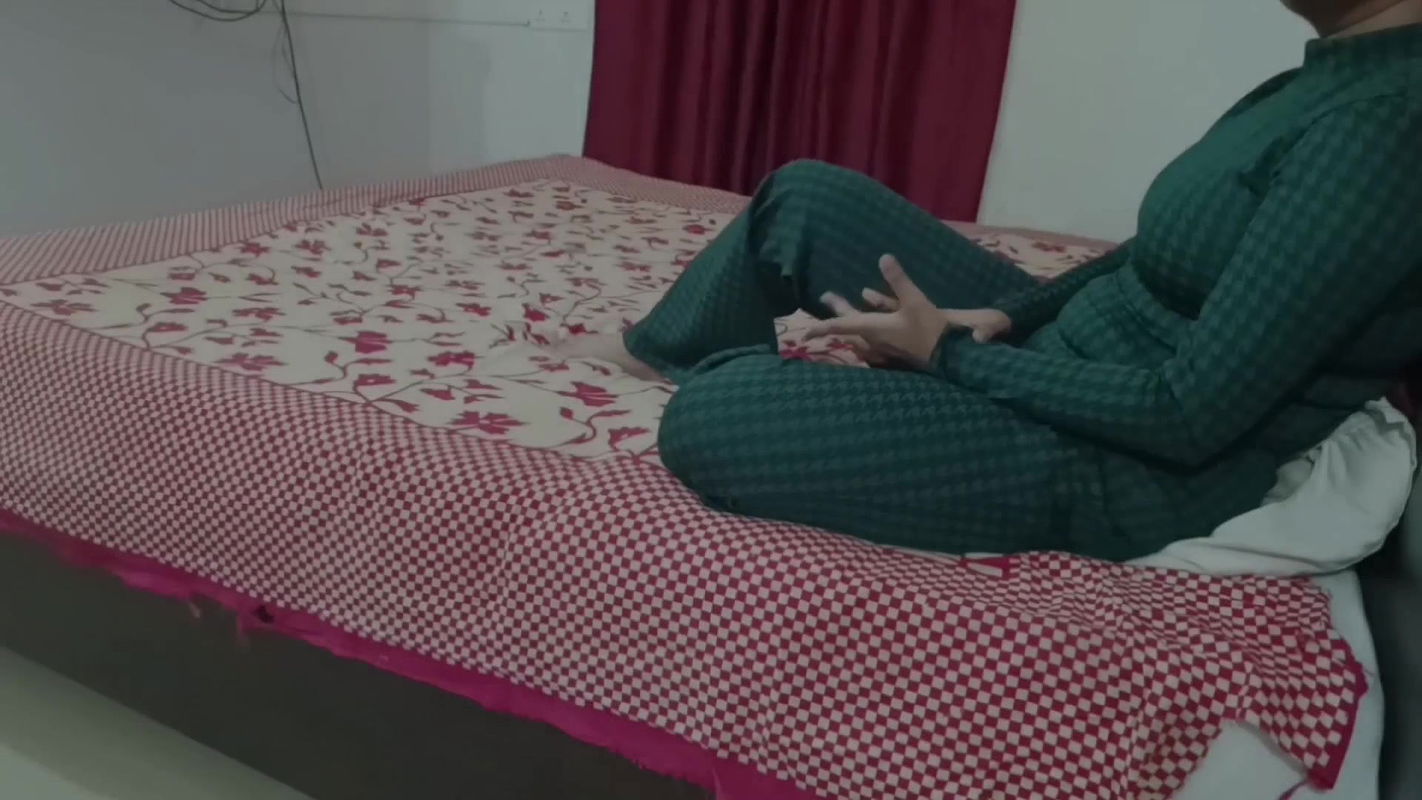 Desi Indian Girlfriend desperately wanted to get hard chod dala so she did gets angry on him for hard choda with hindi audio