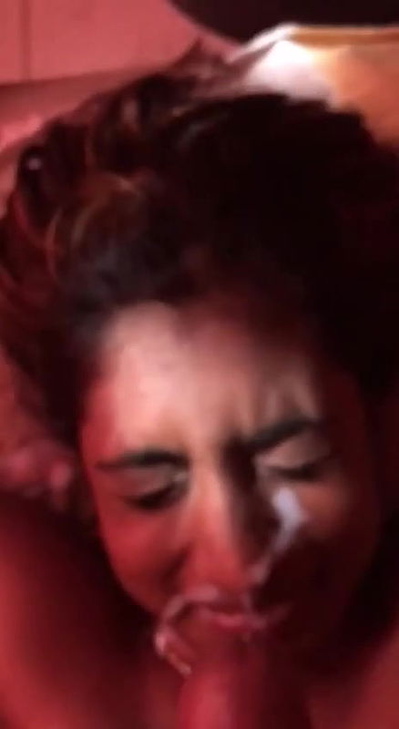 Taking cumshot on face