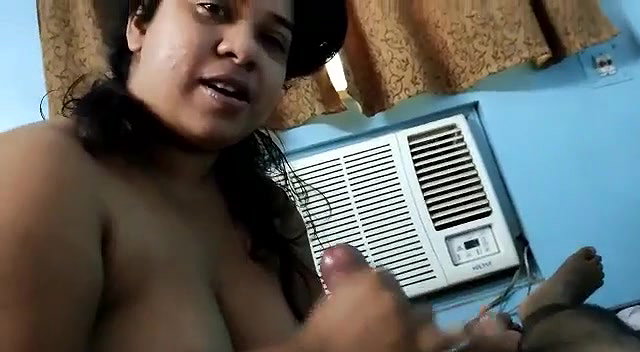 Desi Bhabhi Blowjob