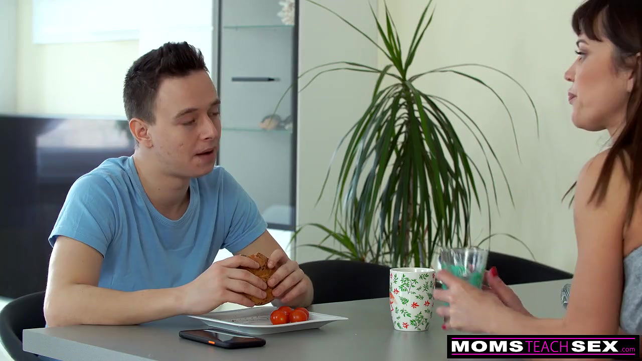 Step Mom What are you worried about The sex S15E9