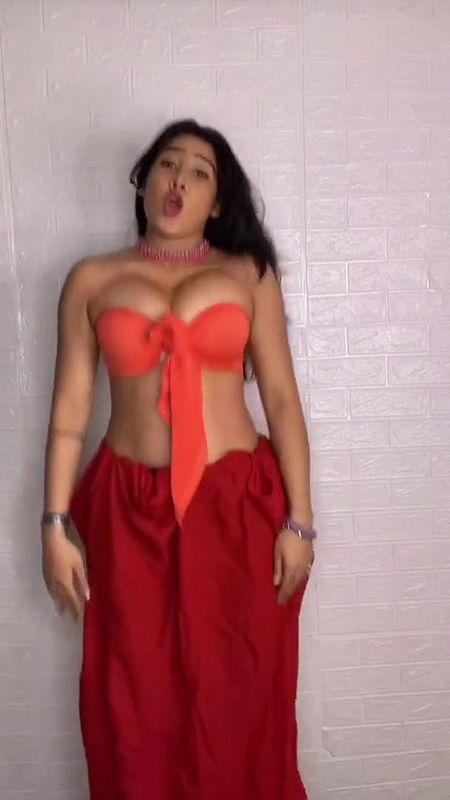 Sofia Ansari Depicting how To Masturbate with Her Slutty Teasing Ample Beauty