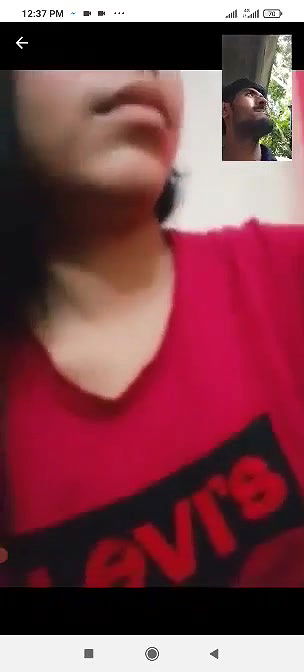 Desi  gf showing her boobs and pussy