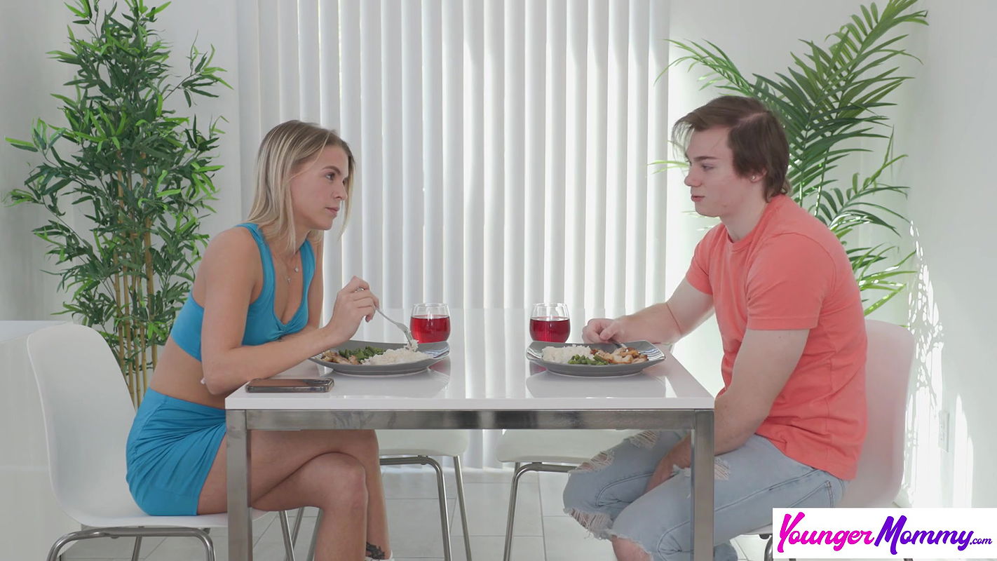 Cheating Step-mommy Evelyn Payne Teaches Stepson What MILFS Are Like In Bed – S1E9