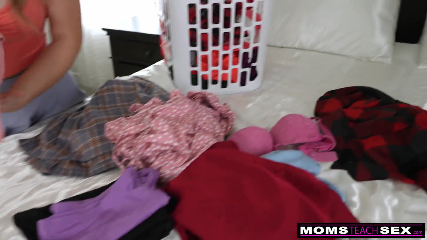 MILF Bunny Madison jokes, Can I get ‘What Do Guys Think About for $200 Alex’  – S19E10