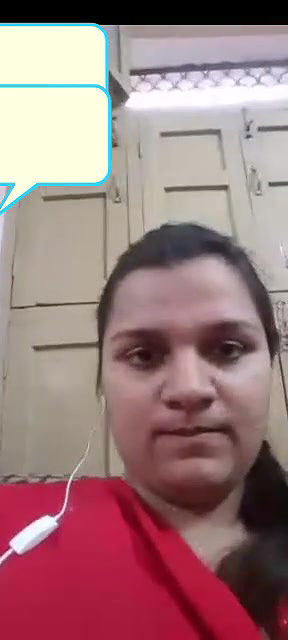 Desi Girl Showing Boobs