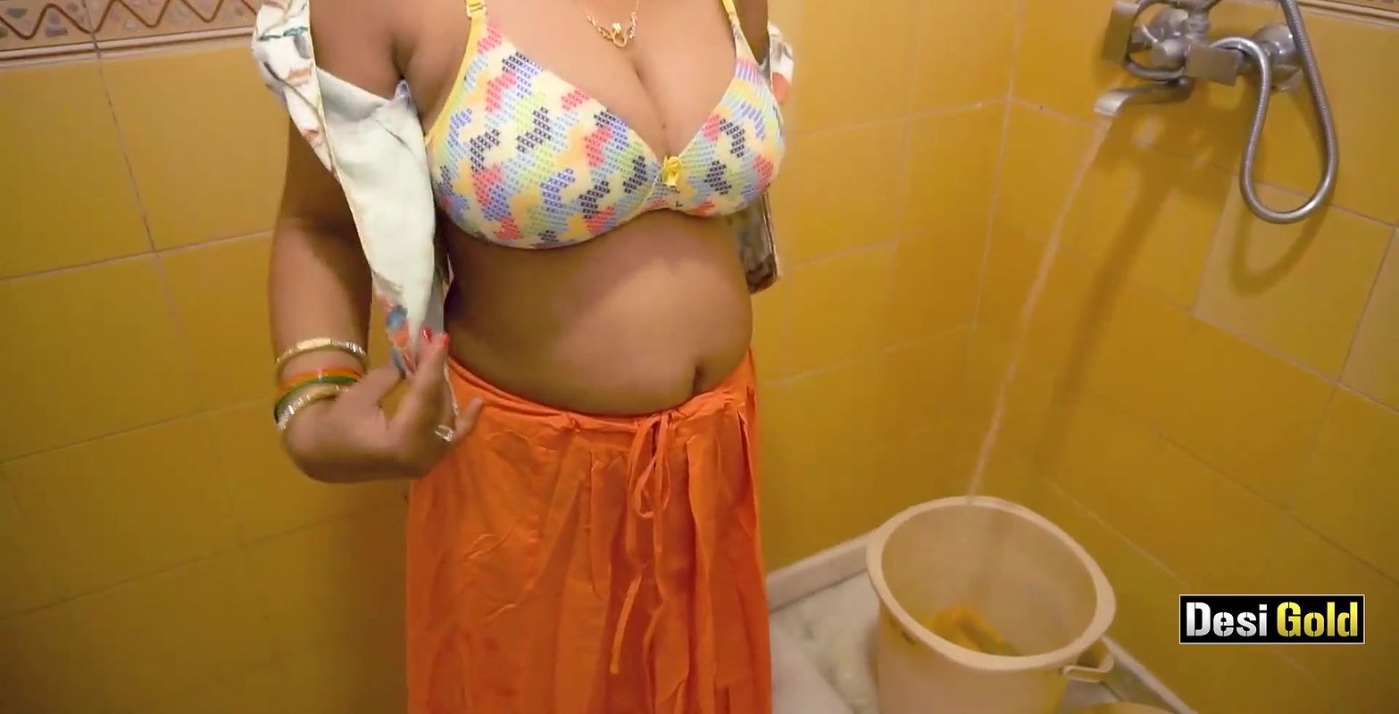 Indian Bhabhi Suddenly Fucked At Neighbor’s House With Clear Hindi