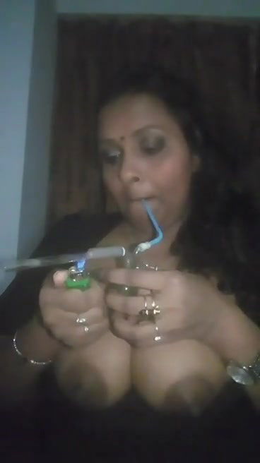 Smoker bhabhi