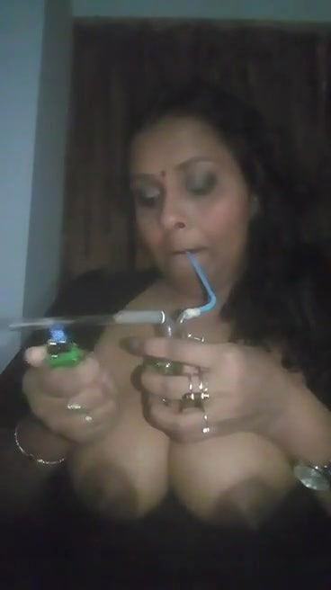 Smoker bhabhi