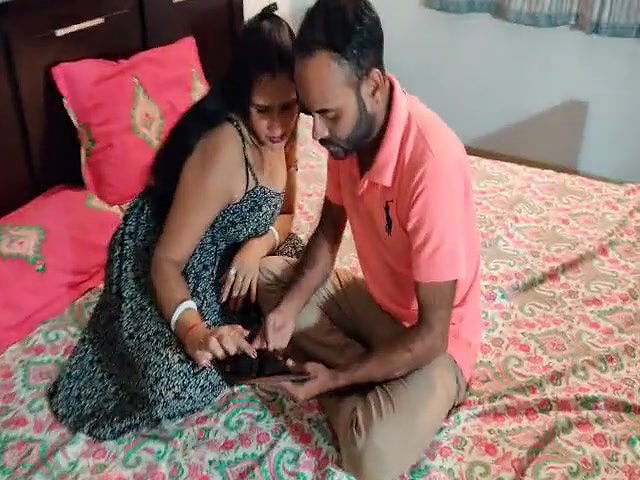 A deshi bhabi seduced a boy and fuck him