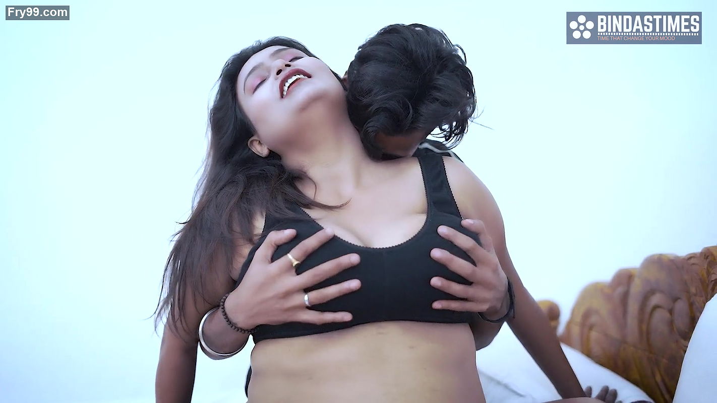 Chayewale ke sath Sucharita Ne Kia Kand