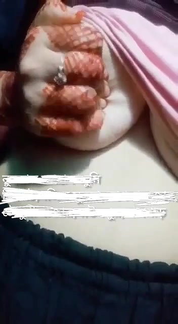 Beautiful Girl Showing Her Bigboobs And Pussy