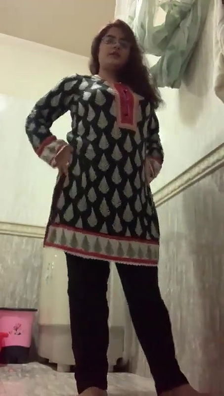 Sexy Paki Wife Teasing And Showing