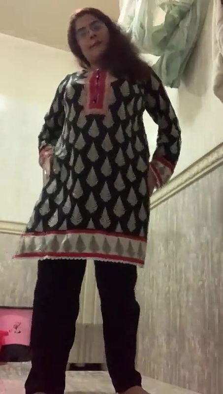 Sexy Paki Wife Teasing And Showing