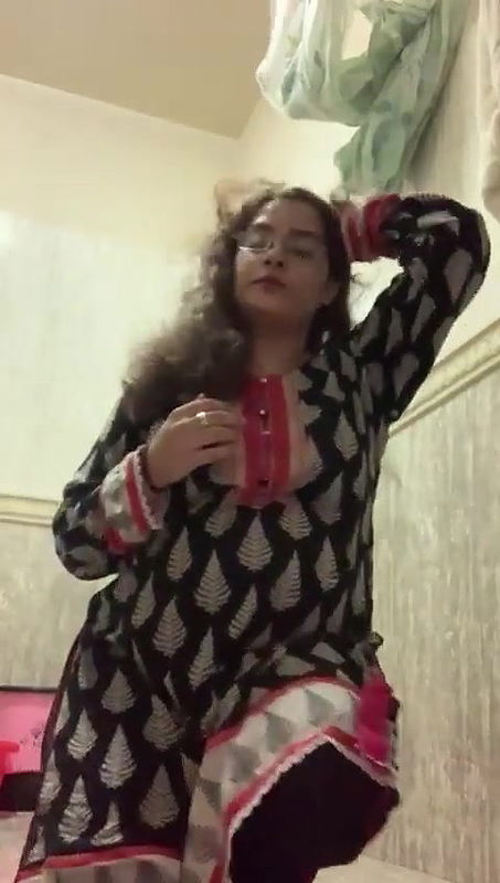 Sexy Paki Wife Teasing And Showing
