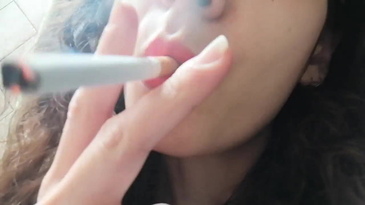 sowet992-FETISH SMOKE – CLOSE UP MULTIPLE DRAGS