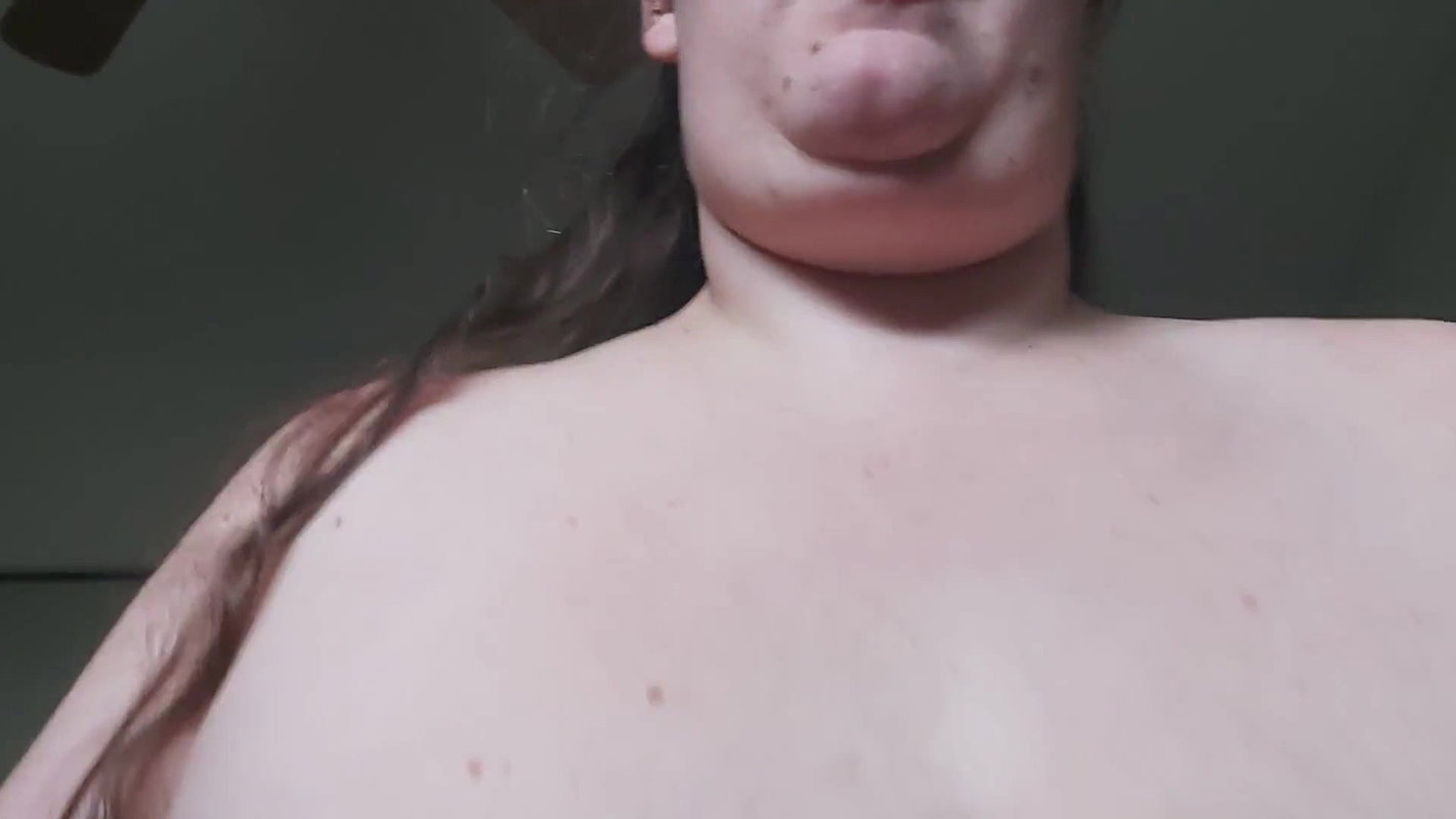 Smokey Slut-Smoking bbw riding and smoking