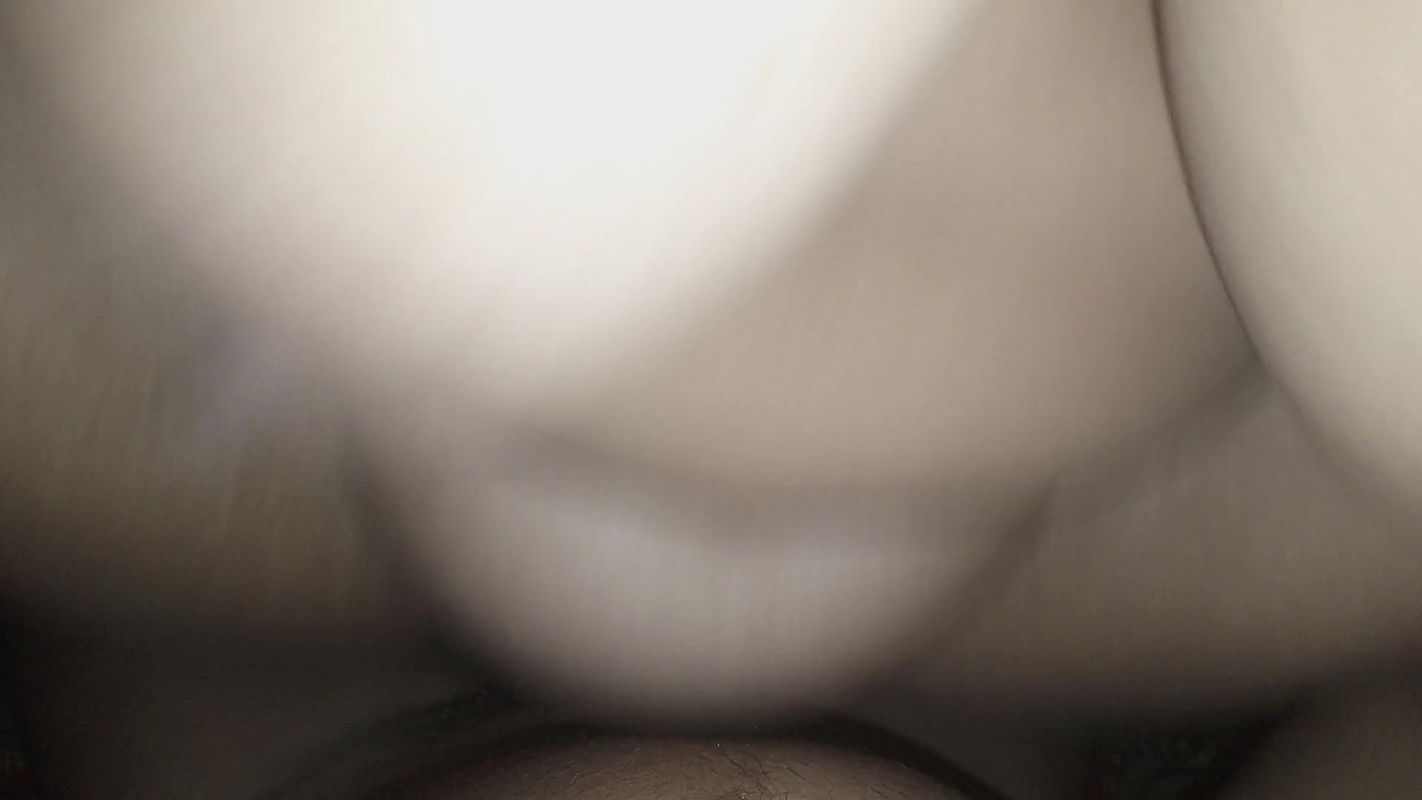 The big breasted sat on my penis and inserted it into her big ass