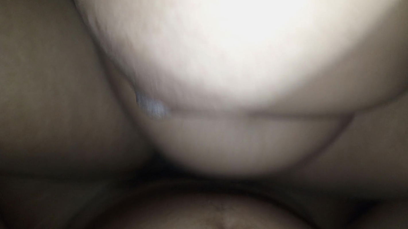 The big breasted sat on my penis and inserted it into her big ass