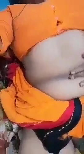 Unsatisfied Pakhi Bhabi Fingering