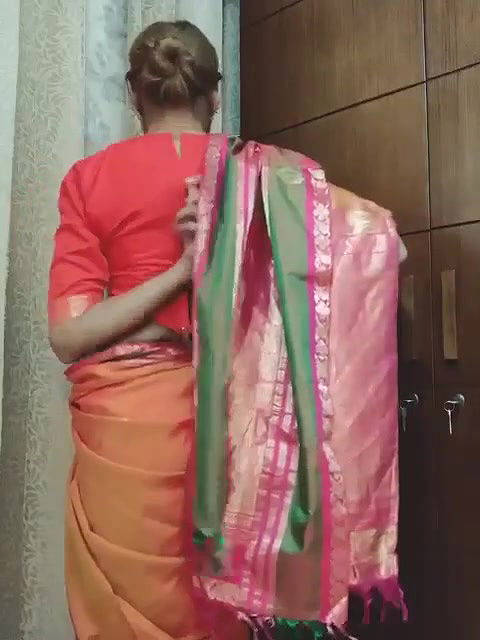 Beautiful Bengali girl saree striptease show