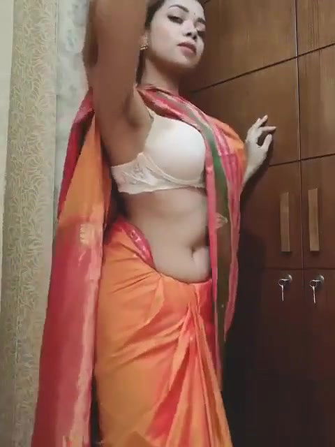 Beautiful Bengali girl saree striptease show