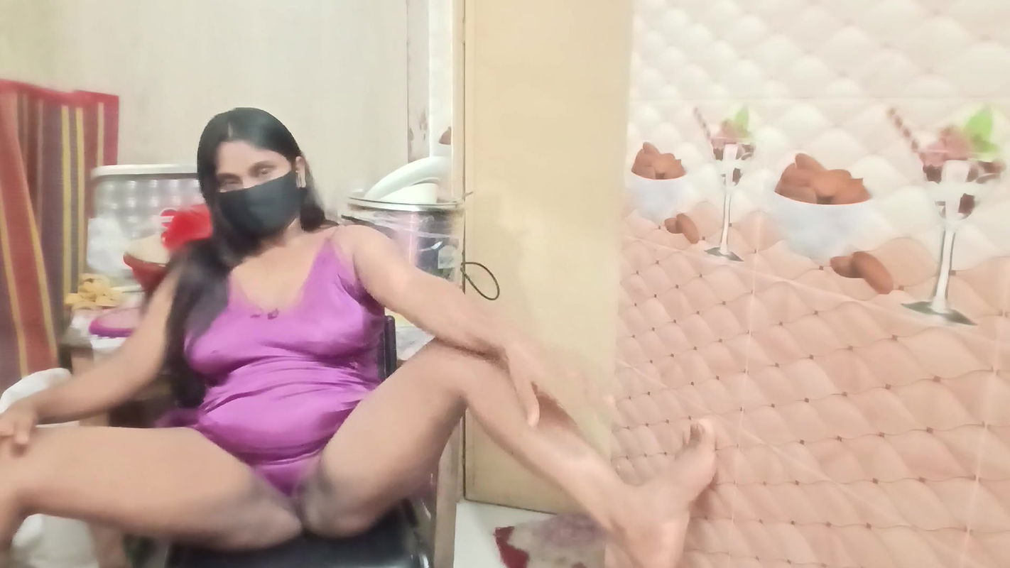 Desi vabi girl kitchen room hot hottest