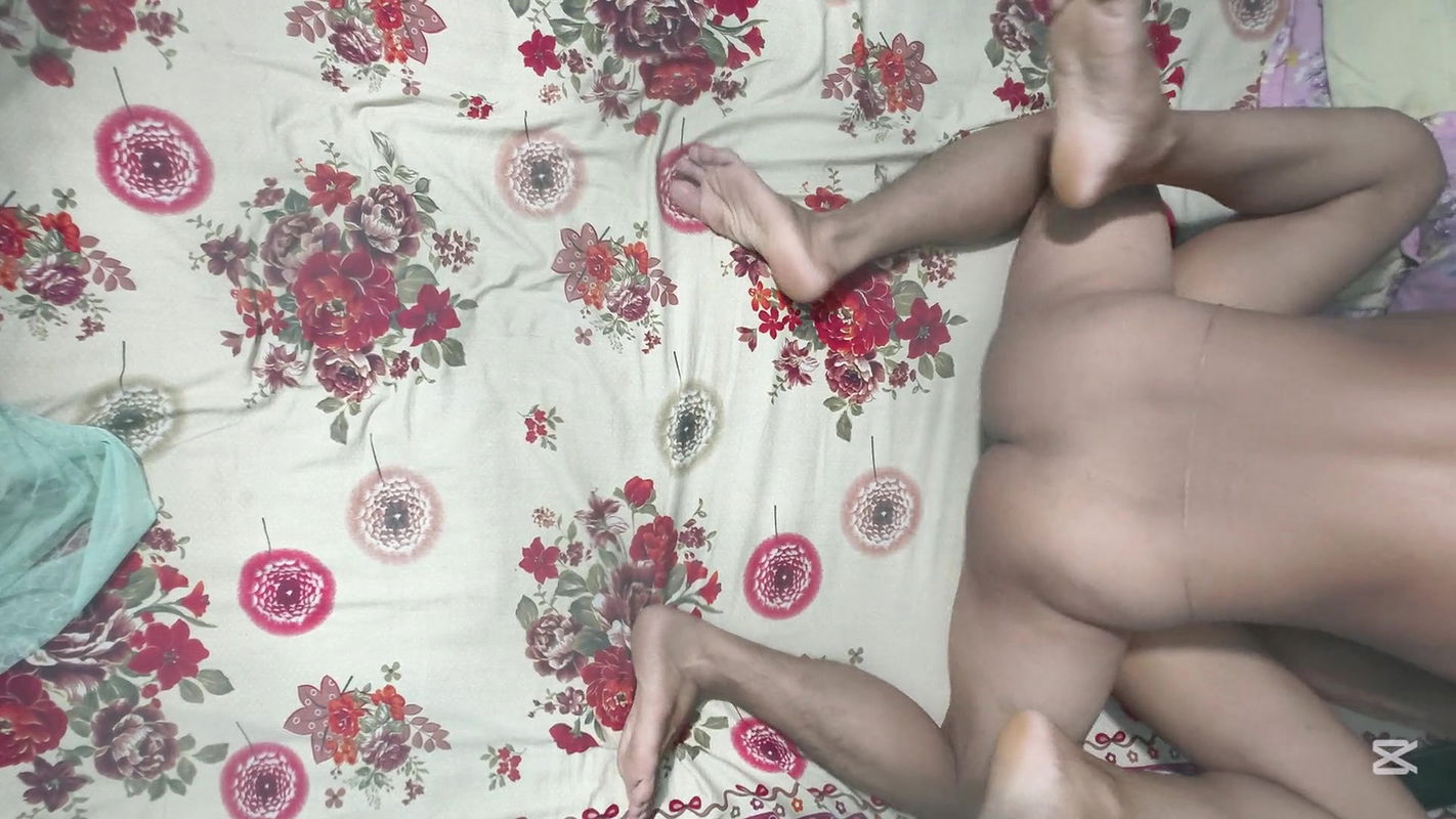 Desi village girl tight pussy first time sex Desi first time xxx video