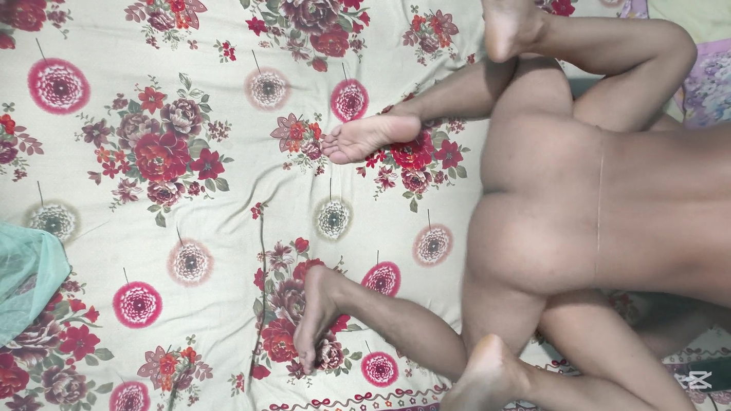 Desi village girl tight pussy first time sex Desi first time xxx video