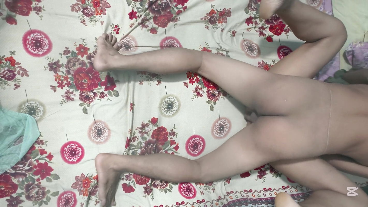 Desi village girl tight pussy first time sex Desi first time xxx video