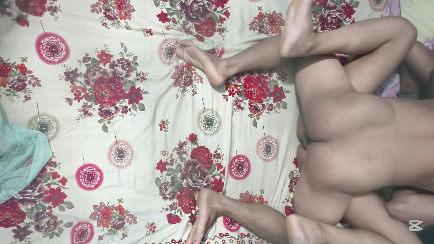 Desi village girl tight pussy first time sex Desi first time xxx video