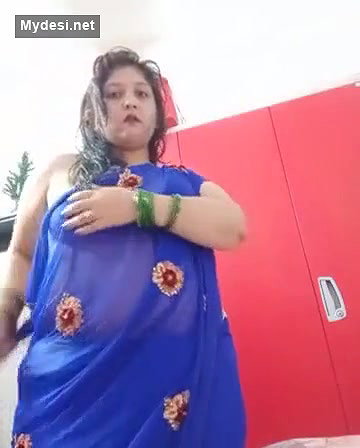 Desi fatty bhabi with sexy sare