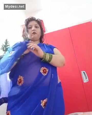 Desi fatty bhabi with sexy sare