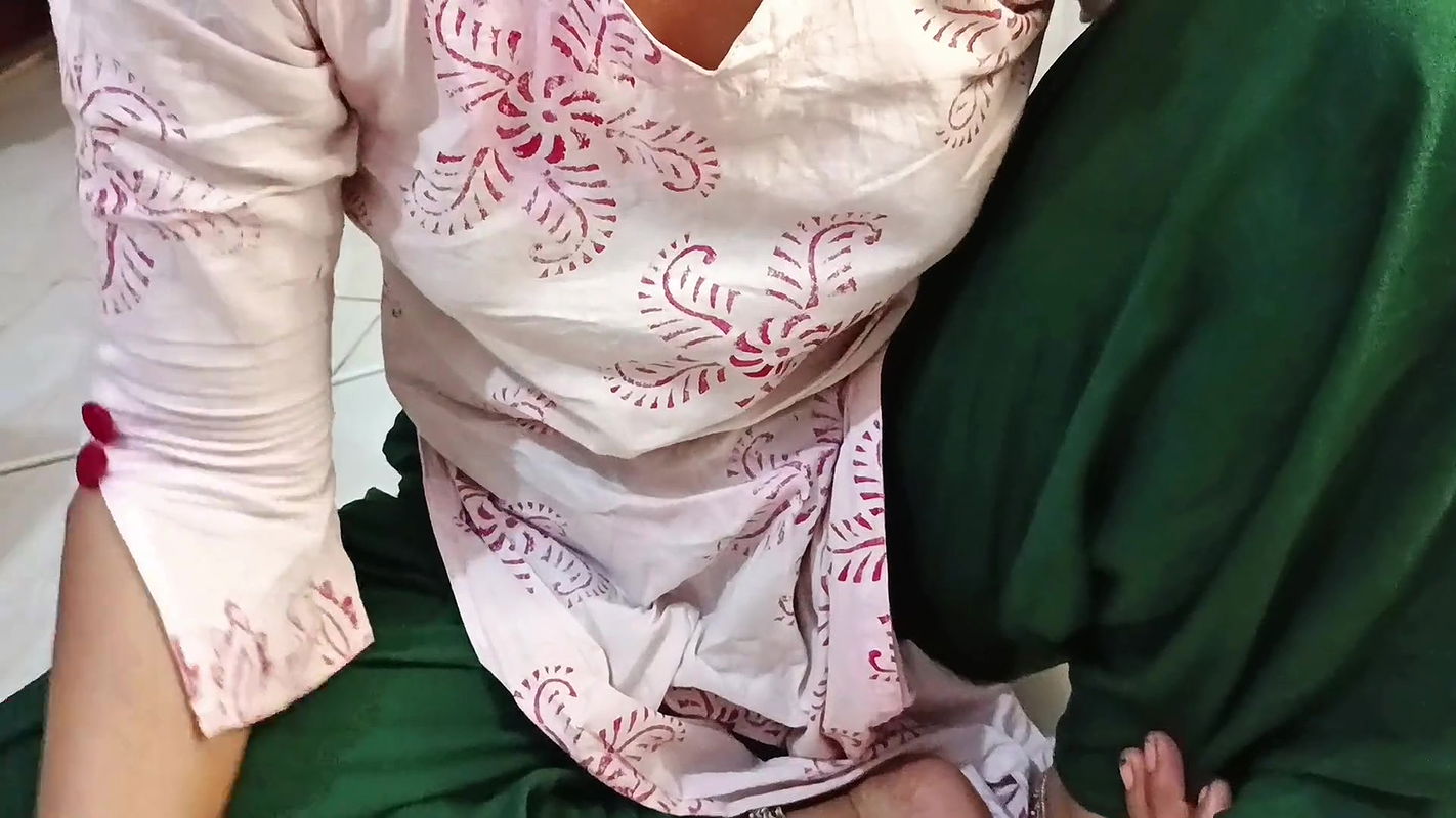 I found the maid alone in an empty house and fucked her