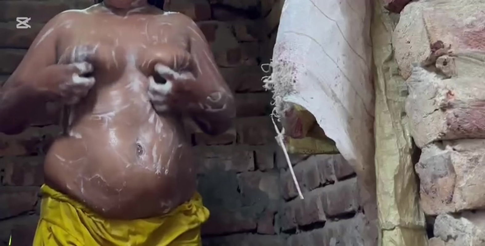Indian deshi vhabi shower
