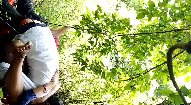 Village Couple Outdoor mms