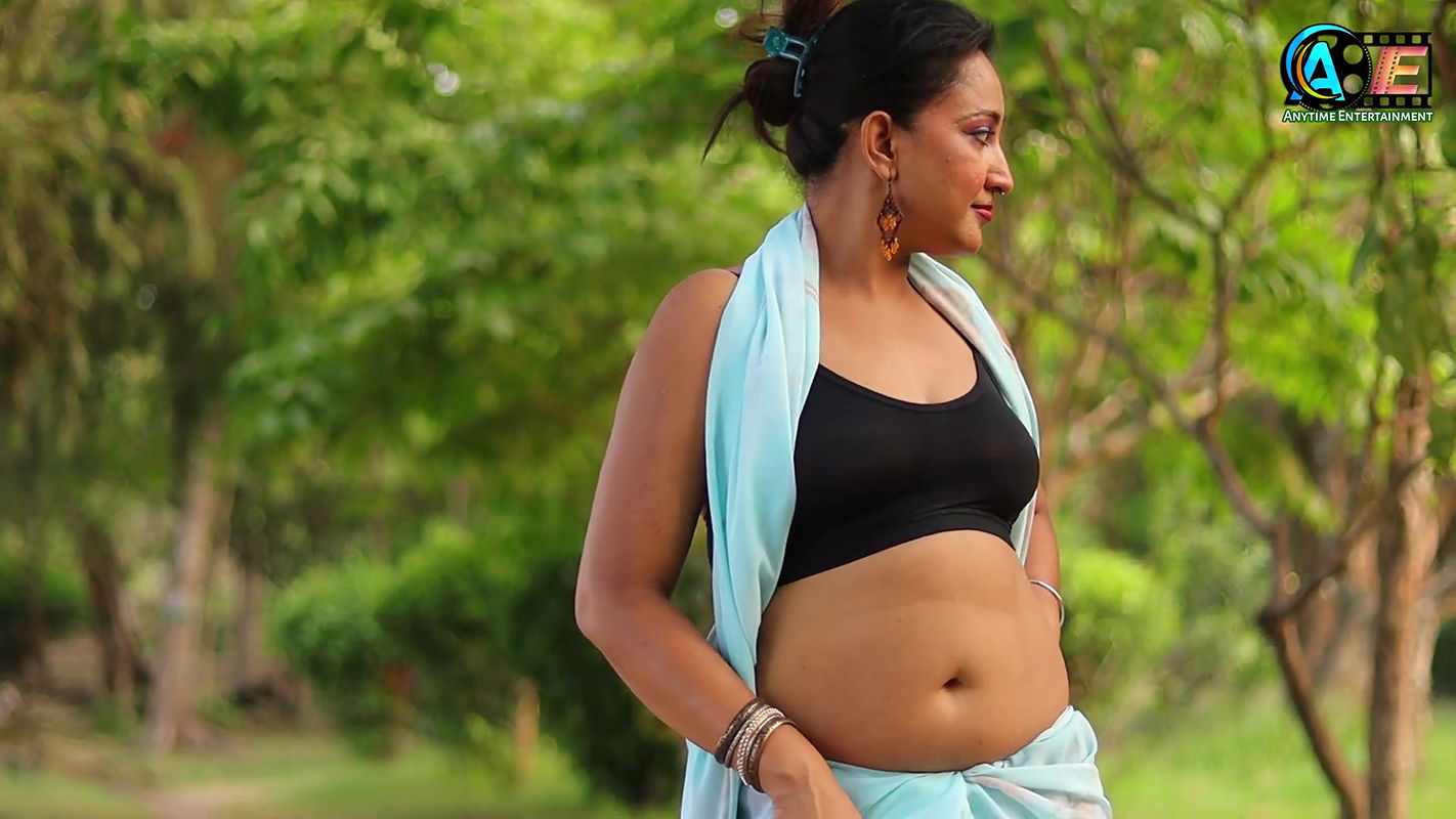 Bong Saree Fashion Video Model Mili Outdoor Saree Video Shoot Mili Saree Fashion Shoot