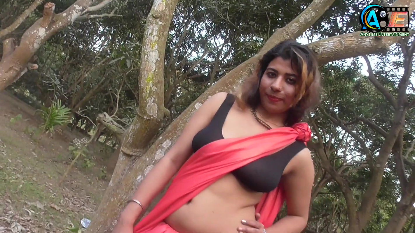 chiffon saree sleeveless blouse show saree dropping video saree shoot saree lover KAYRA