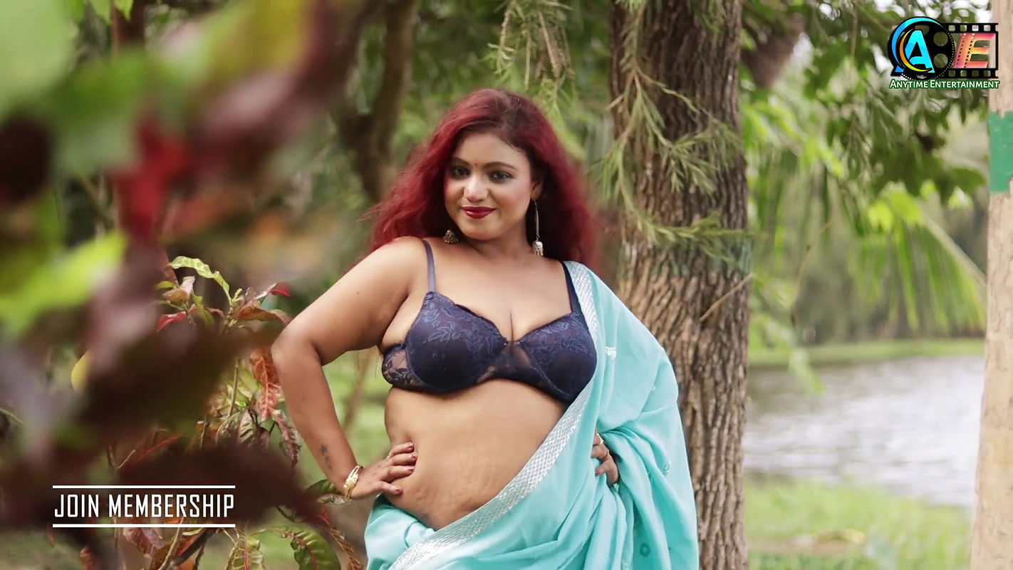 Hot and Bold Saree Shoot Model Cleavage Navel Show Saree Shoot । Bong Saree Fashion Shoot