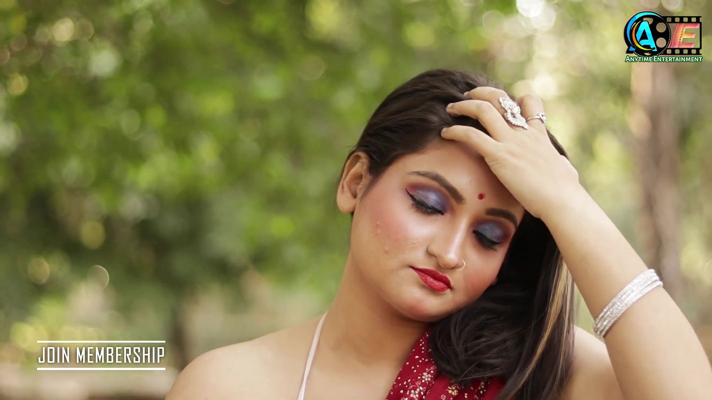 Hot And Bold Saree Video Shoot Model Cleavage Show Saree Shoot Saree Fashion Shoot