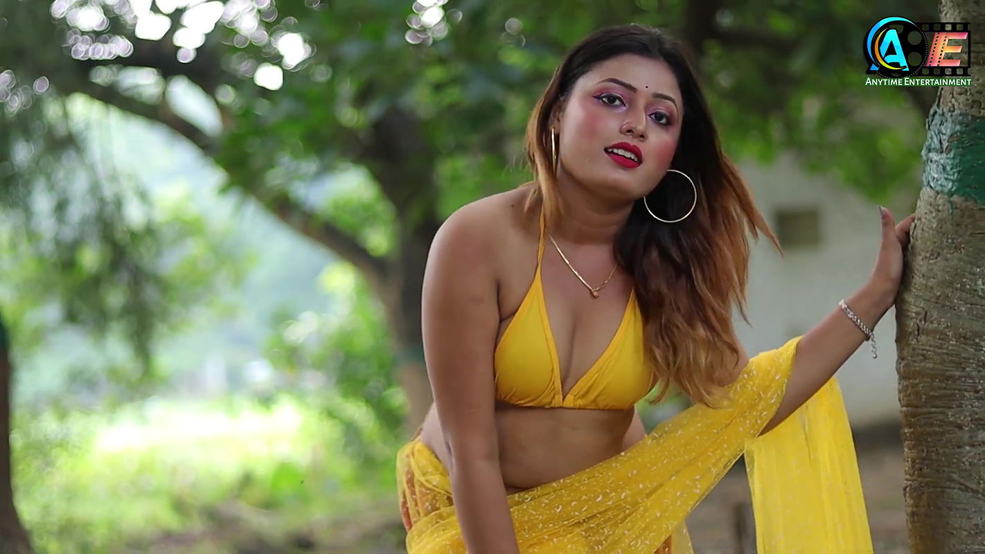 Hot And Bold Saree Video Shoot Saree Fashion Shoot Model Urvashi Sexy Navel Show Video
