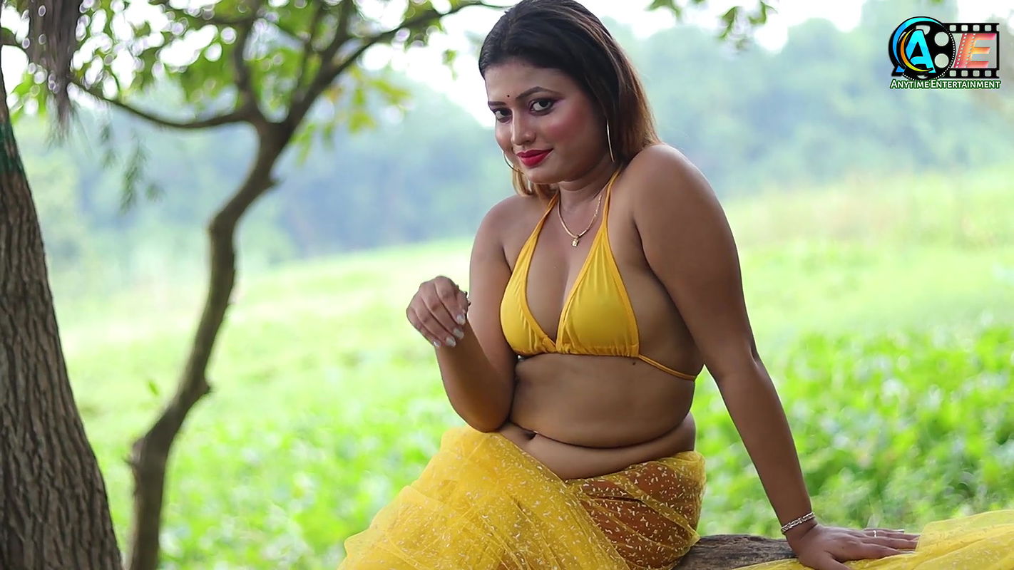 Hot And Bold Saree Video Shoot Saree Fashion Shoot Model Urvashi Sexy Navel Show Video