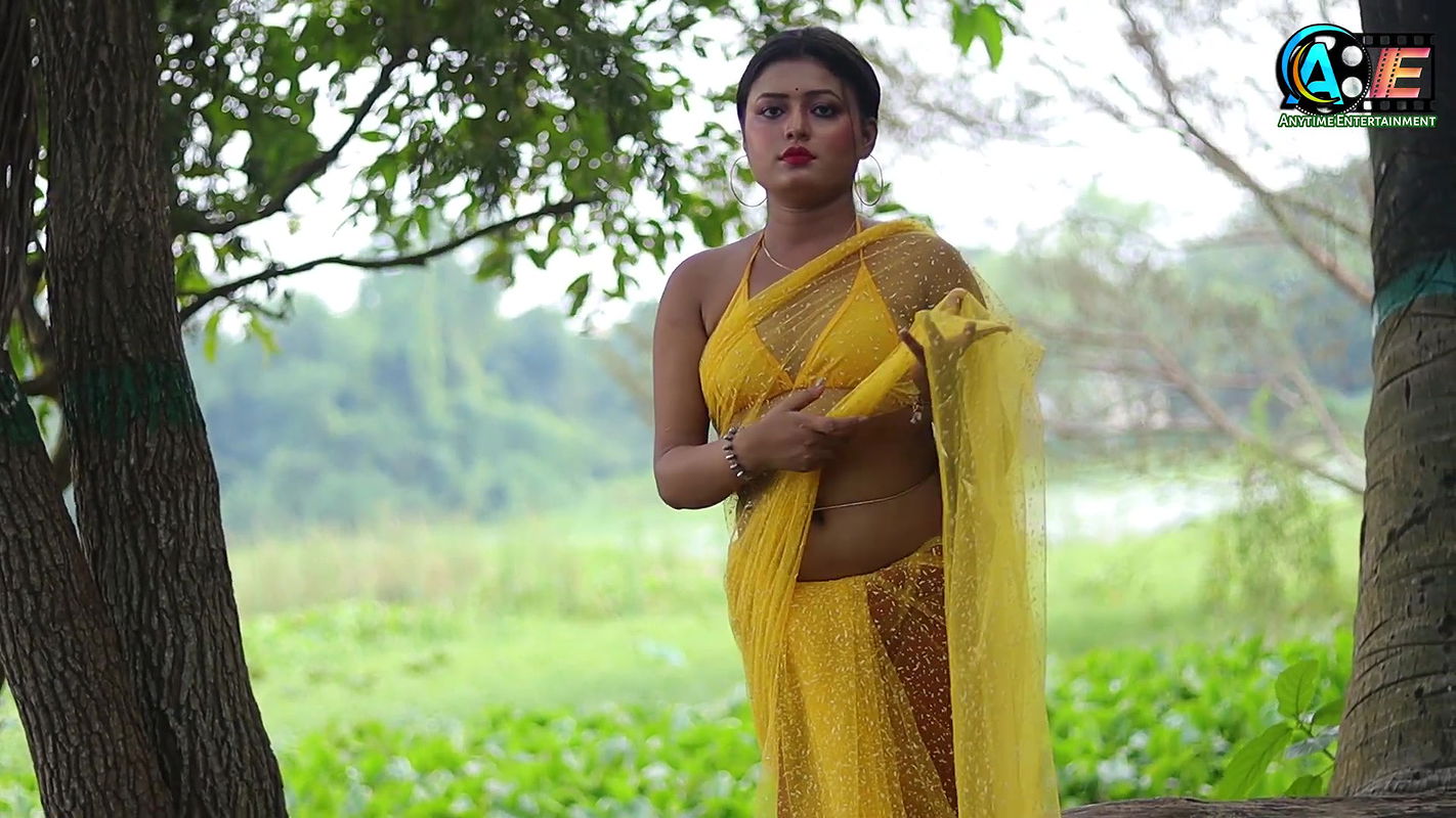 Hot And Bold Saree Video Shoot Saree Fashion Shoot Model Urvashi Sexy Navel Show Video