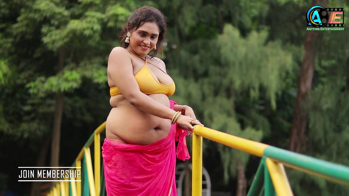 Hot Beautiful Indian Model Saree Shoot Model Arimita Navel Show Saree Shoot