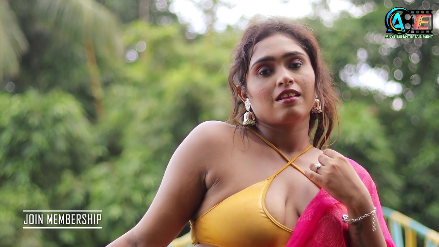 Hot Beautiful Indian Model Saree Shoot Model Arimita Navel Show Saree Shoot