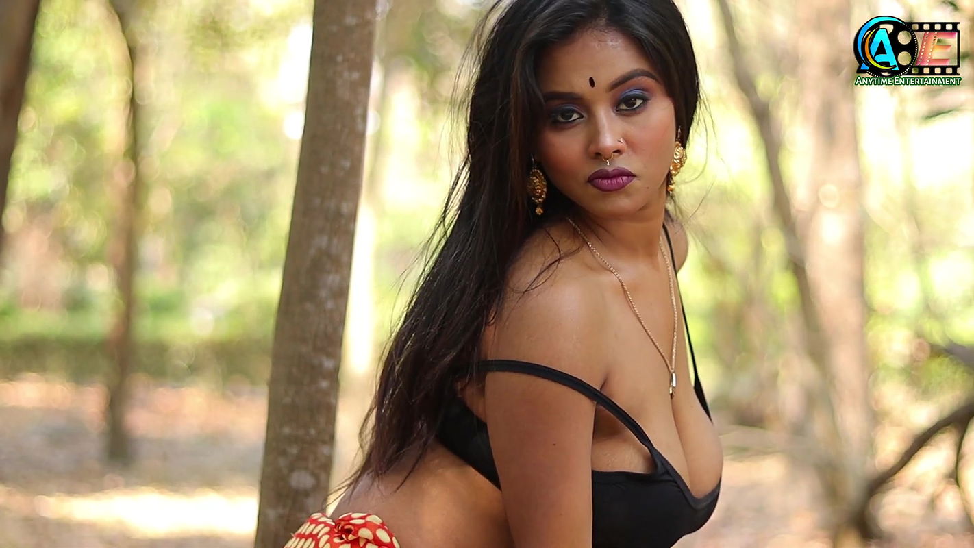 Jhilik Saree Video Shoot Jhilik Clevage Show Saree Lover Jhilik Saree Sundori Model Jhilik